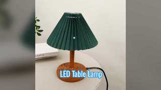 USB-C Şarj Portu Başucu Masa Lambası Ahşap Tabanlı ve LED Ampullü Kısılabilir Keten Kumaş Gölge Modern