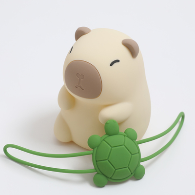 Özel Logo Capybara Çocuklar Hediye Yatak Odası Yatak Tatlı Yumuşak Lamba Rengi Eğimli Köpek Silikon Gece Işığı