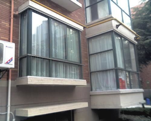 Modern Toplum Tasarım Tarzı Balkon İşlevselliği için Görünmez ızgara ekranı