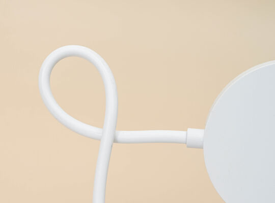 Toptan Çocuklar Modern LED Masa Lampası Boynuz Clip-On Dokunma Kontrolü USB Şarj edilebilir Öğrencilerin Çalışması için Beyaz Gece Işığı