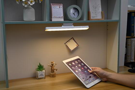 Güçlü manyetik emilimli LED göz koruması şarj edilebilir 800mA lamba soğuk ışık usb çalıştırılan öğrenme ışıkları