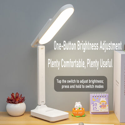 8 saate kadar kullanım süresi Çalışma odası yatak odası için LED masa lambası Esnek konumlandırma ve göz dostu ışık sunar