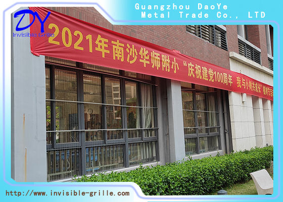 Görünmez Güvenlik ızgarası, estetik bütünlüğünü korurken çocukları ve evcil hayvanları etkili bir şekilde korumak için tasarlanmış görünmez güvenlik bariyeri