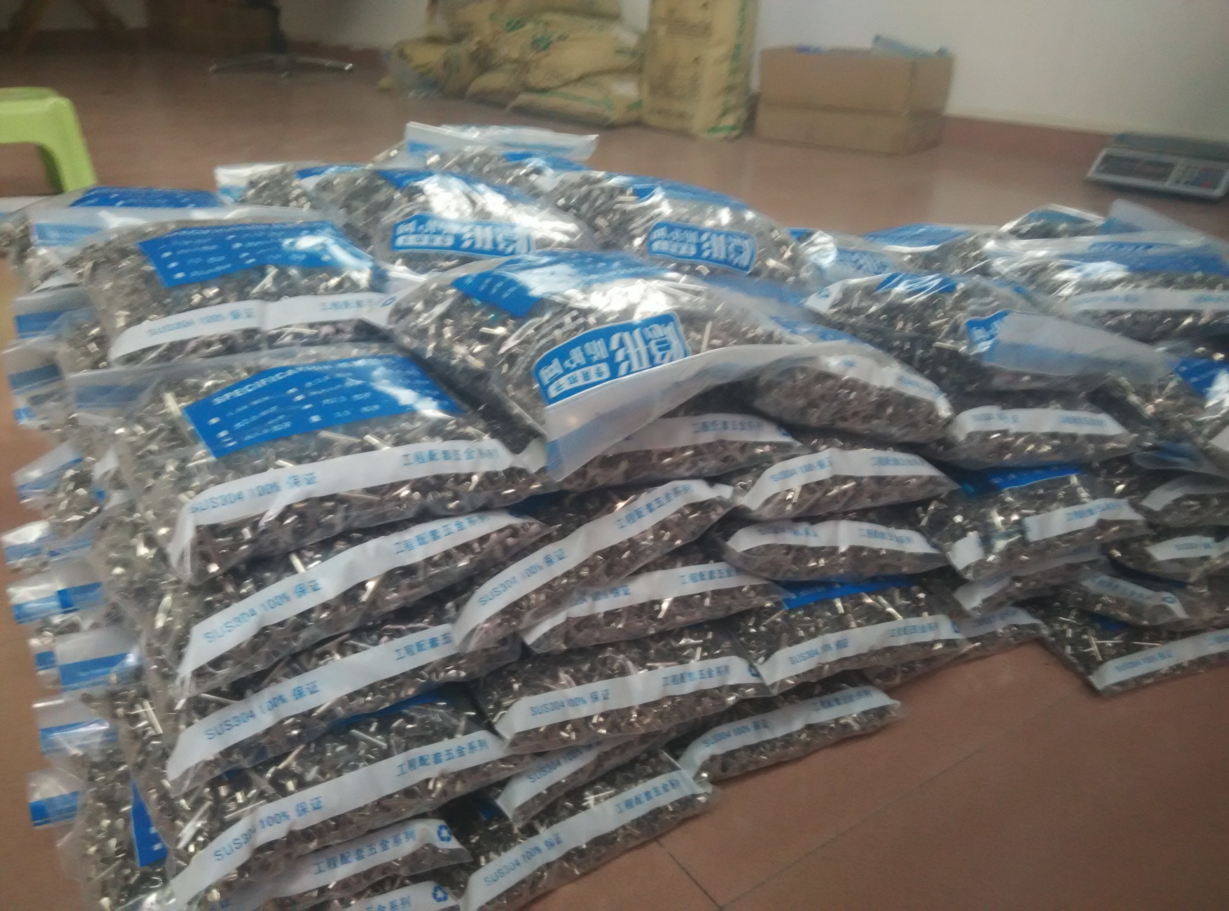 2.5mm Clip Crossing 316 304 Sınıf Görünmez Güvenlik ızgara Tensile Gücü Tel