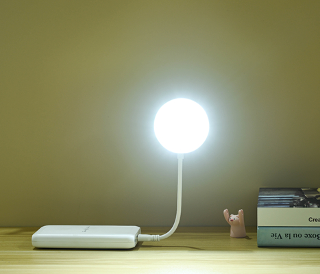 3500-6500K Renkli LED Göz Bakımı USB Tekrar Şarj Edilebilir Masa Lampası Çoklu Açı Düzenleyici