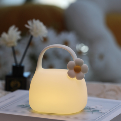 Özel Logo taşınabilir alkışlama dokunmatik kontrol LED Gece Işığı Yeni Tasarım Doğum Günü Hediye Yatak Odası Silikon Atmosfer USB Şarj edilebilir