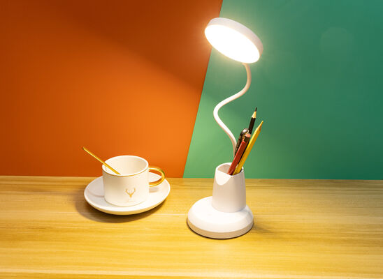 Modern Basit Kalemlik Masa Lambası LED Şarj Edilebilir Takılabilir Göz Korumalı Çalışma Lambası Üniversite Yurdu Okuma Lambası Dokunmatik
